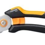 Dvojčepeľové záhradné nožnice M Solid Fiskars 1057162